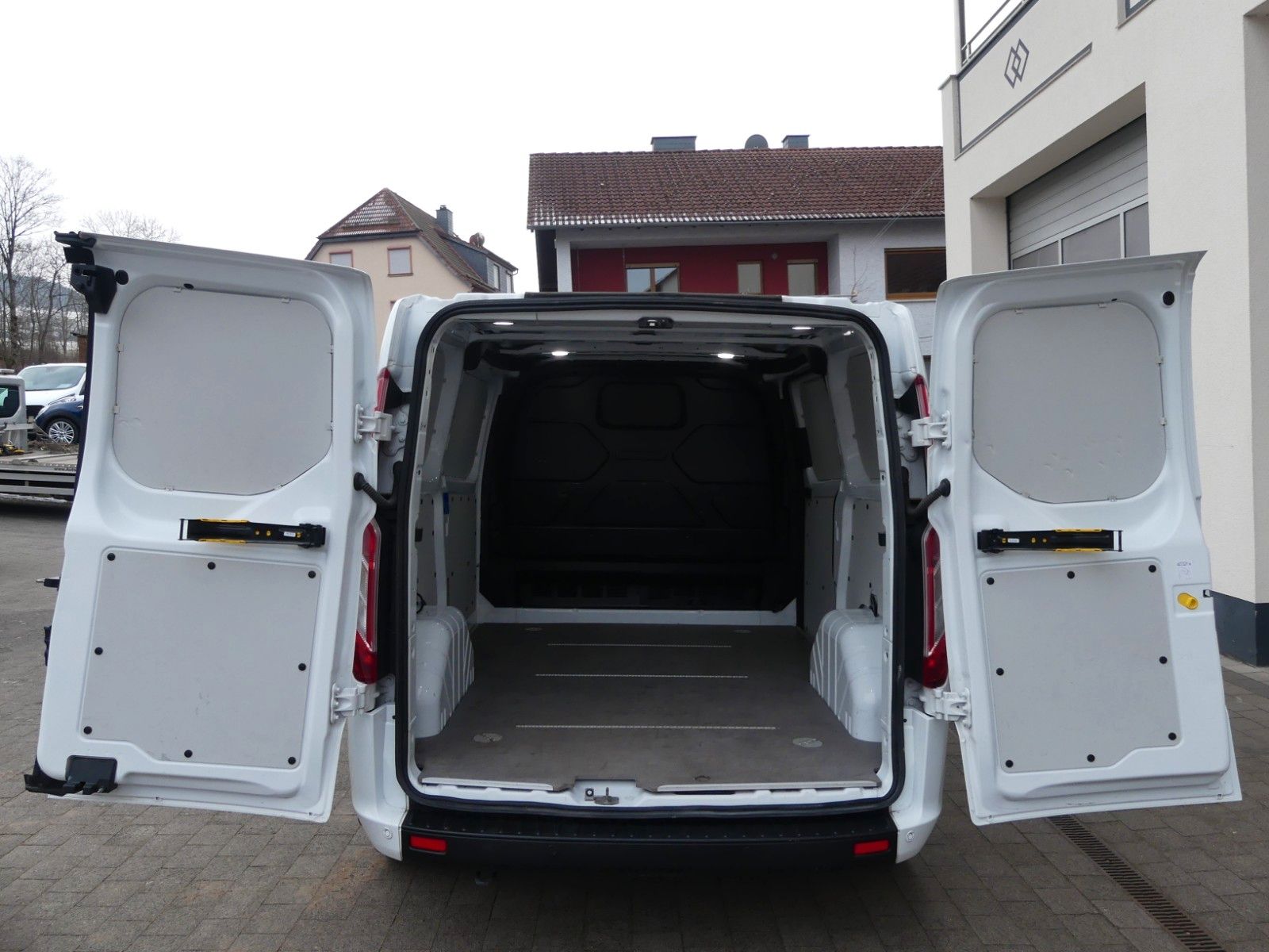 Fahrzeugabbildung Ford Transit Custom Kasten 300 L1 Trend*BLIS*Kamera