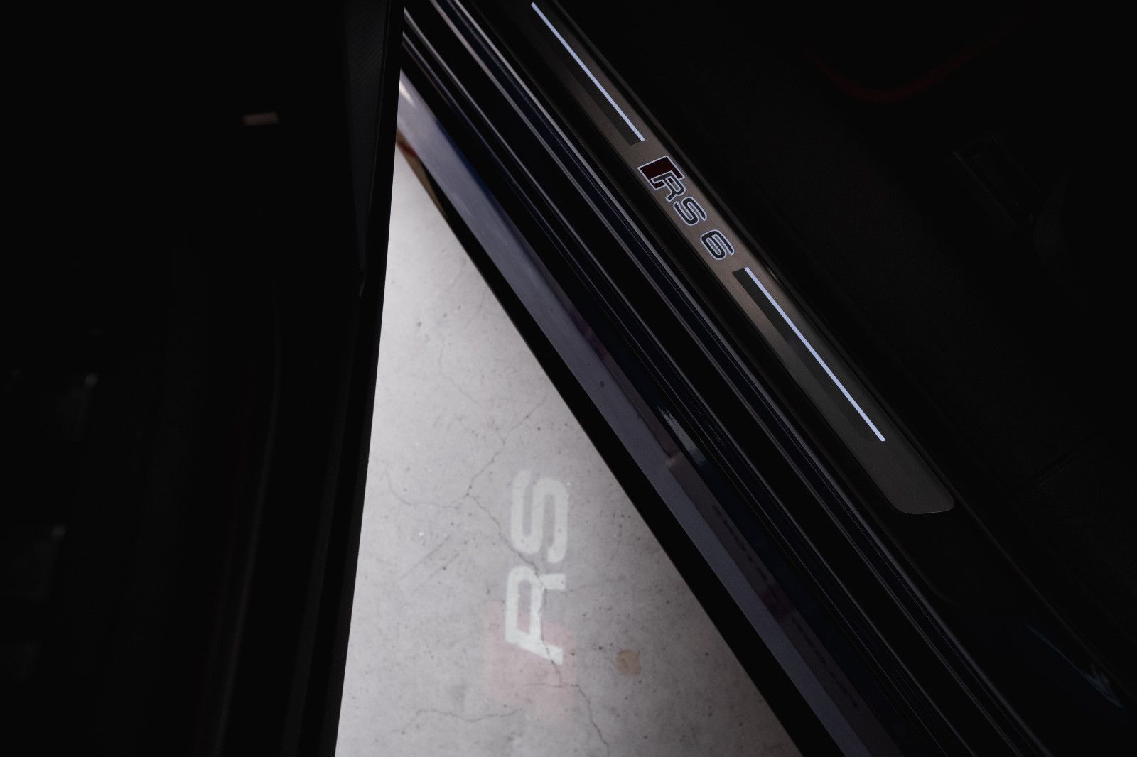 Fahrzeugabbildung Audi RS6 Avant-Sonderfarbe-Keramik-Bang&Olufsen