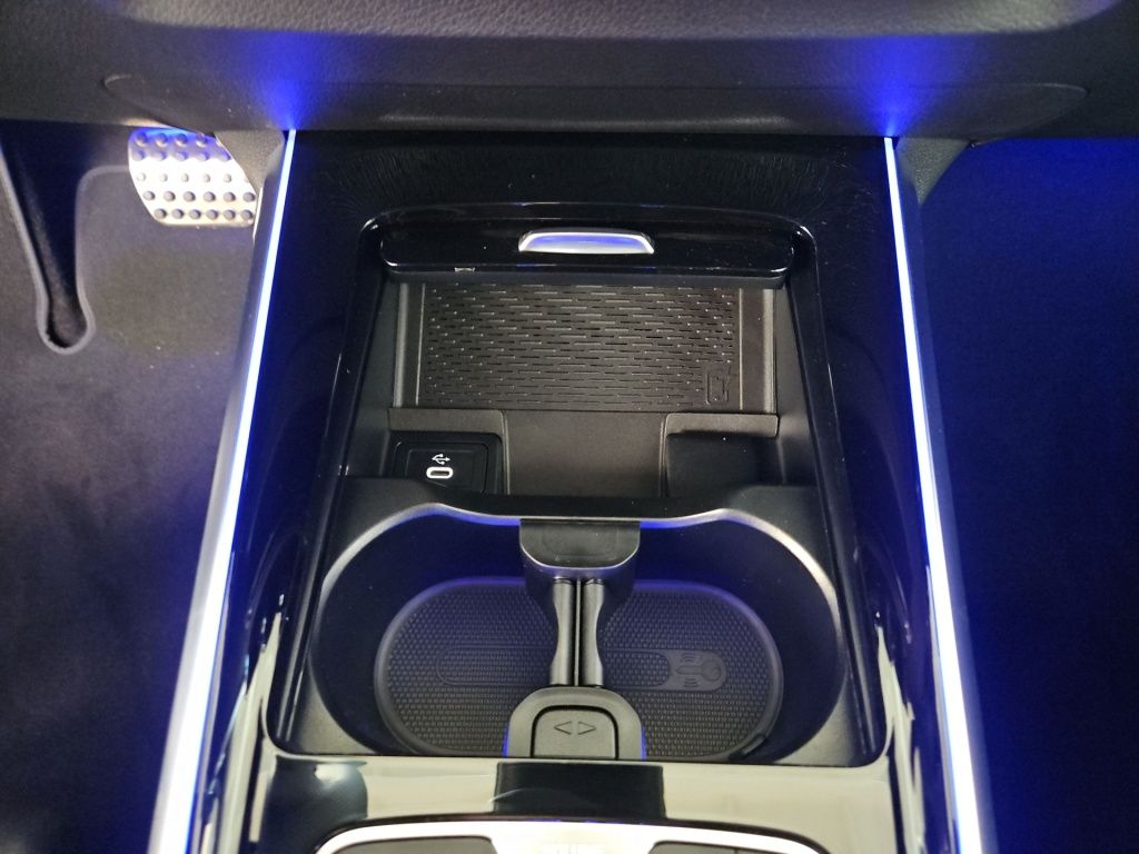 Fahrzeugabbildung Mercedes-Benz GLB 200 +AMG+EDITION+NIGHT+AHK+MULTIBEAM+WINTER+