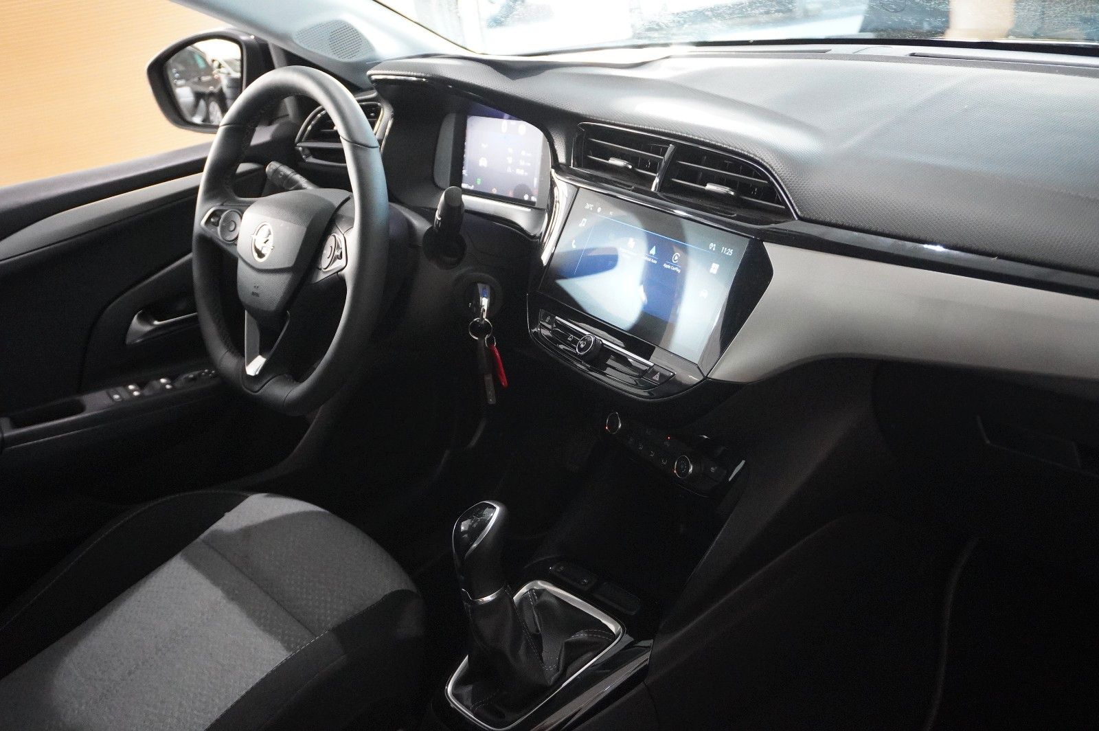 Fahrzeugabbildung Opel Corsa F 1.2 FACELIFT NAVI/LED/KAMERA/VIRTU./DAB+