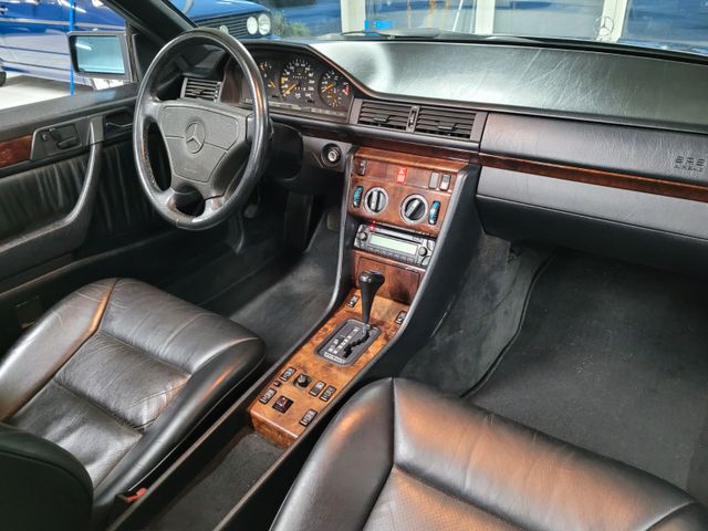 Fahrzeugabbildung Mercedes-Benz E 220 Sportline/Leder/El. Sitze/Orig. km!