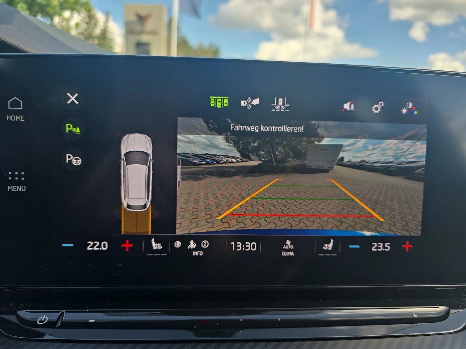 Fahrzeugabbildung SKODA Octavia Combi RS TDI 4x4 Matrix Navi ACC Pano AI