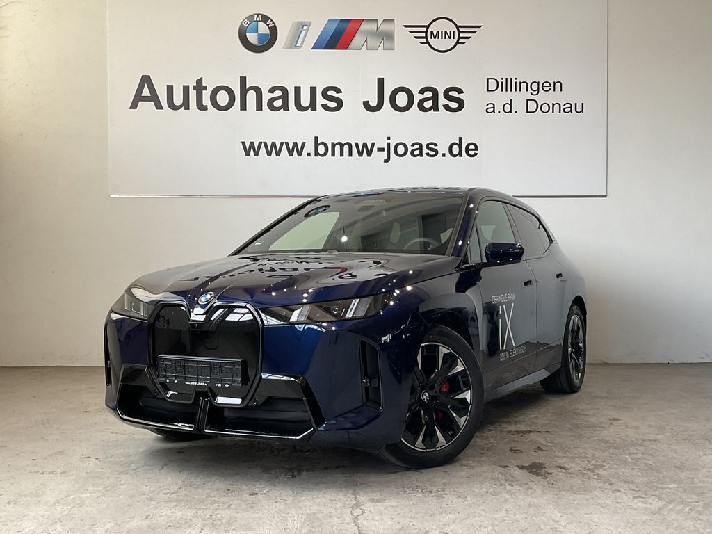 BMW iX