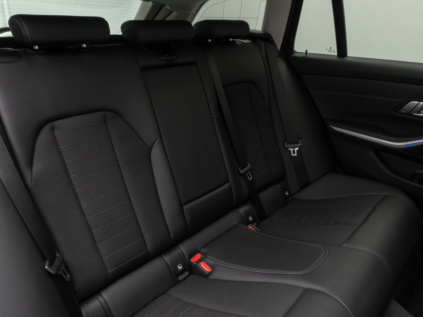 Fahrzeugabbildung BMW 320d SportLine Panorama Kamera DAB Komfort Alarm