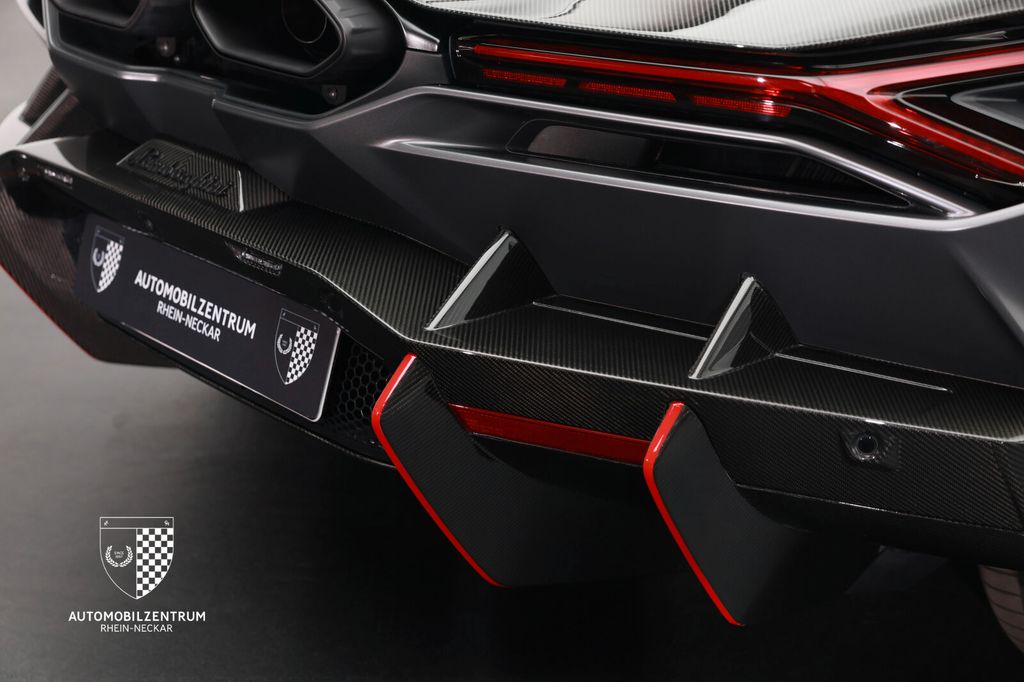 LAMBORGHINI Revuelto 2025