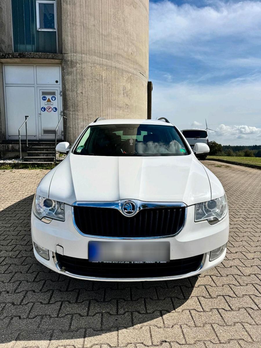 Skoda Superb 2012 — photo 7