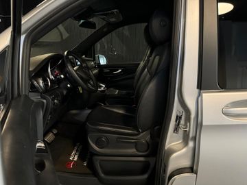Mercedes V 220 - 10