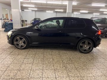 Volkswagen Golf - 8