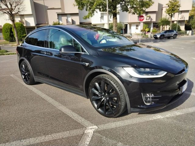 Tesla Model X Model X 100kWh Dual Motor Performa