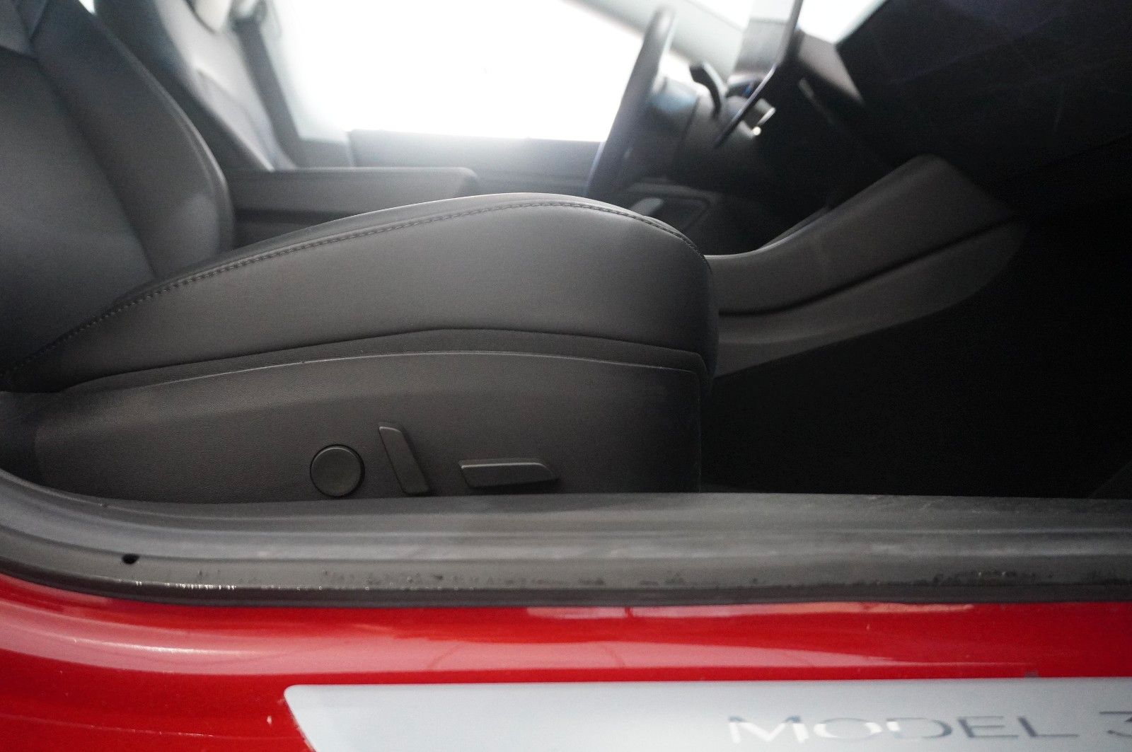 Fahrzeugabbildung Tesla Model 3 Standard Range Plus NAVI/KAMERA/SH/PANO