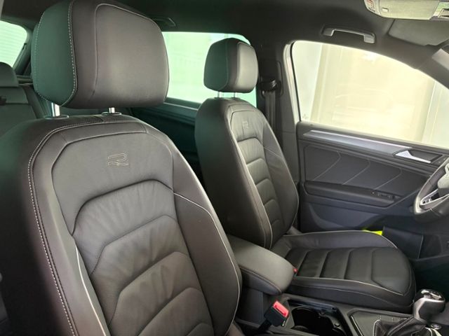Tiguan  R-Line eHybrid MATRIX NAV APP KAM HUD