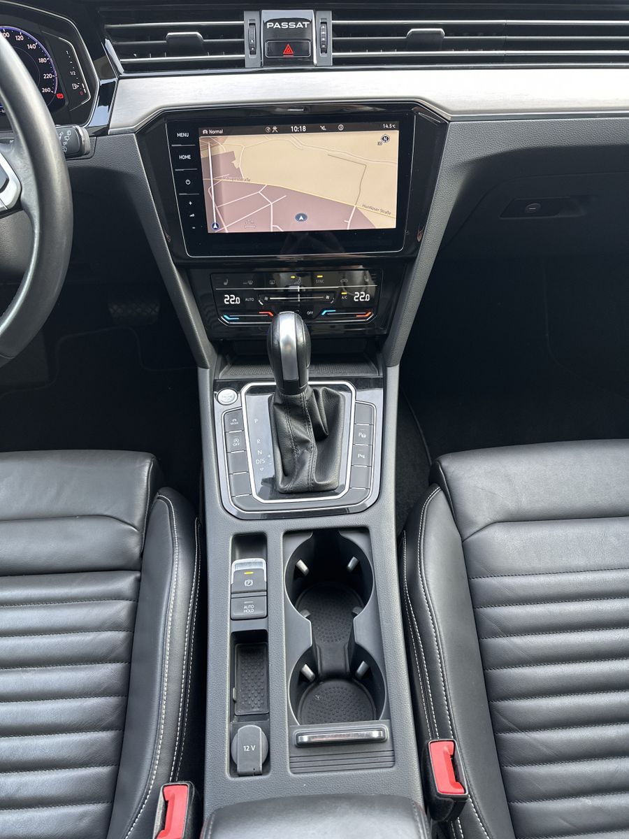 Fahrzeugabbildung Volkswagen Passat Variant 2.0 TDI DSG 4M Elegance NAV+LED