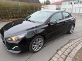 Hyundai i30 Fastback -TÜV/Inspektion/Reifen NEU- - Hyundai i30 in Lübeck