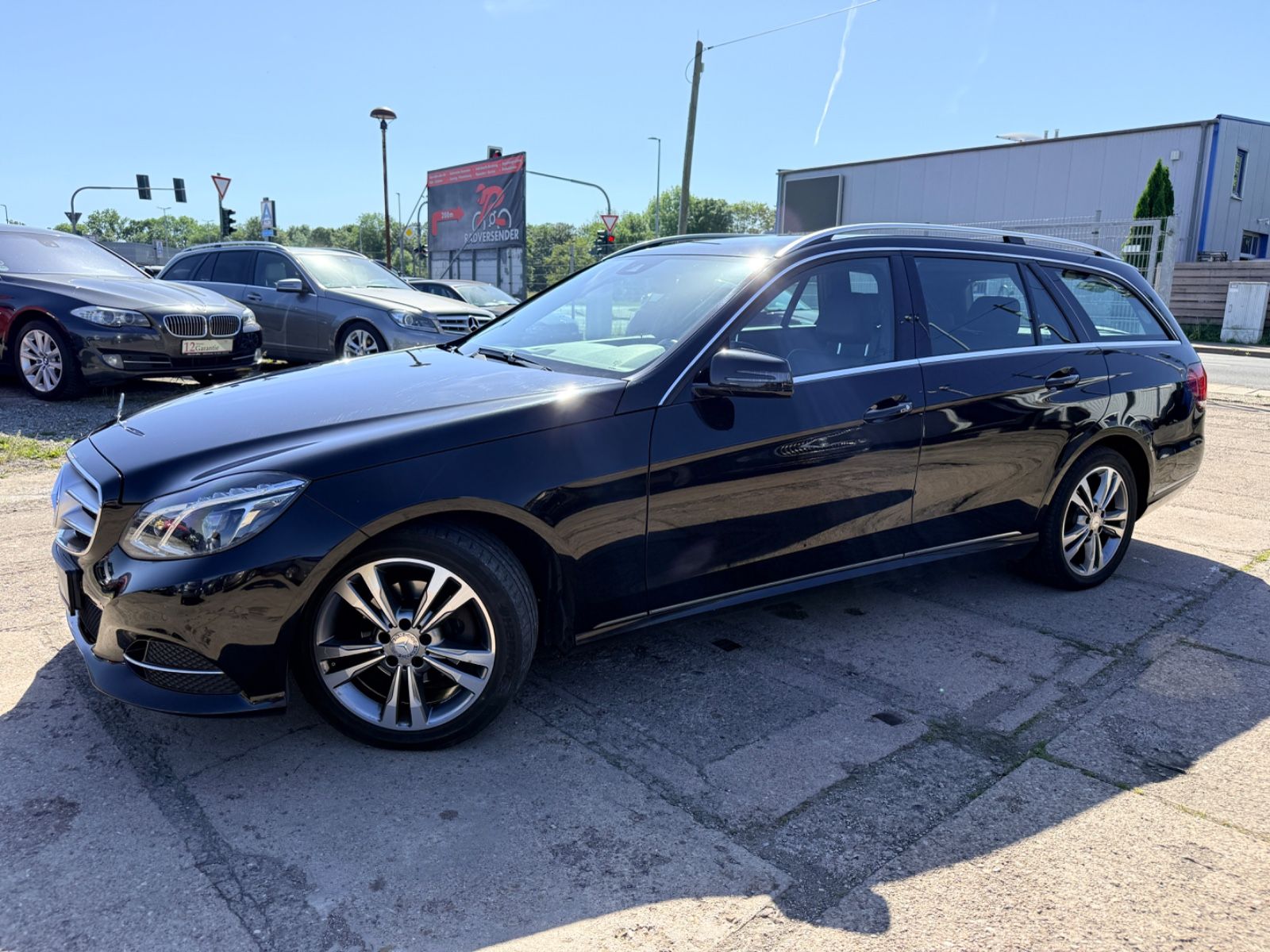 MERCEDES-BENZ E 220