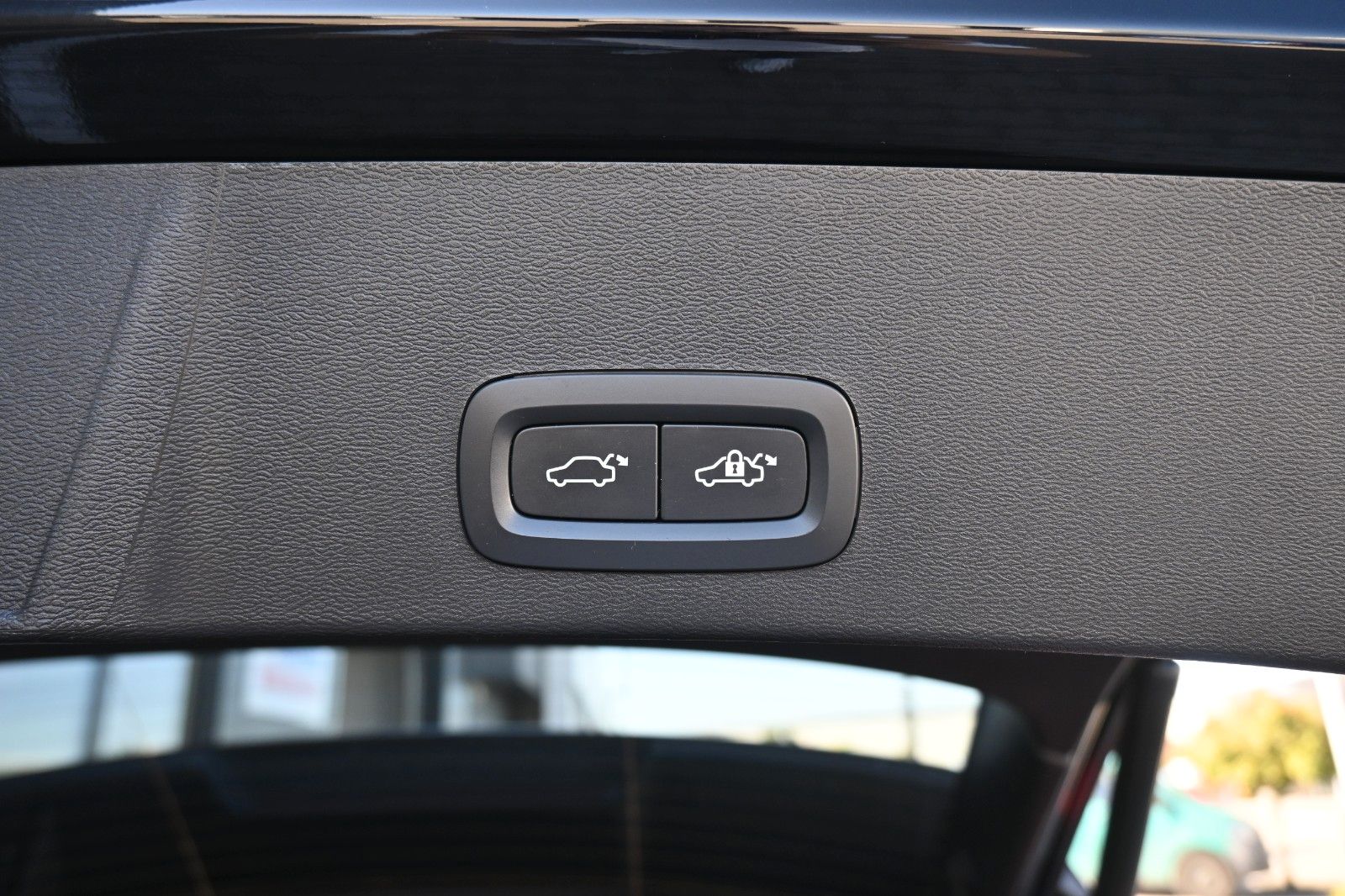 Fahrzeugabbildung Volvo XC40 B4 DSG Ultra Dark*PANO*RFK*ACC