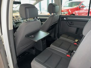Volkswagen Touran - 11