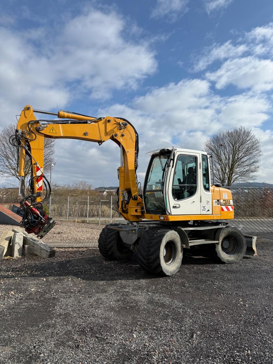 Liebherr A311 Litronic, ZSA, Tiltrotator, Allradlenkung