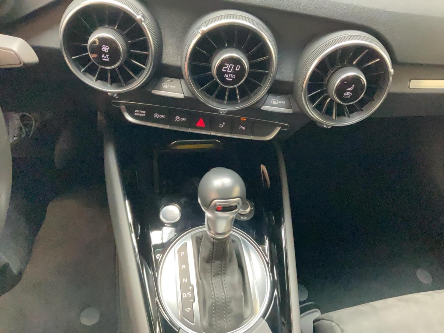 Audi TT Roadster 45 2.0 TFSI Alu LED Navi Optik-Paket