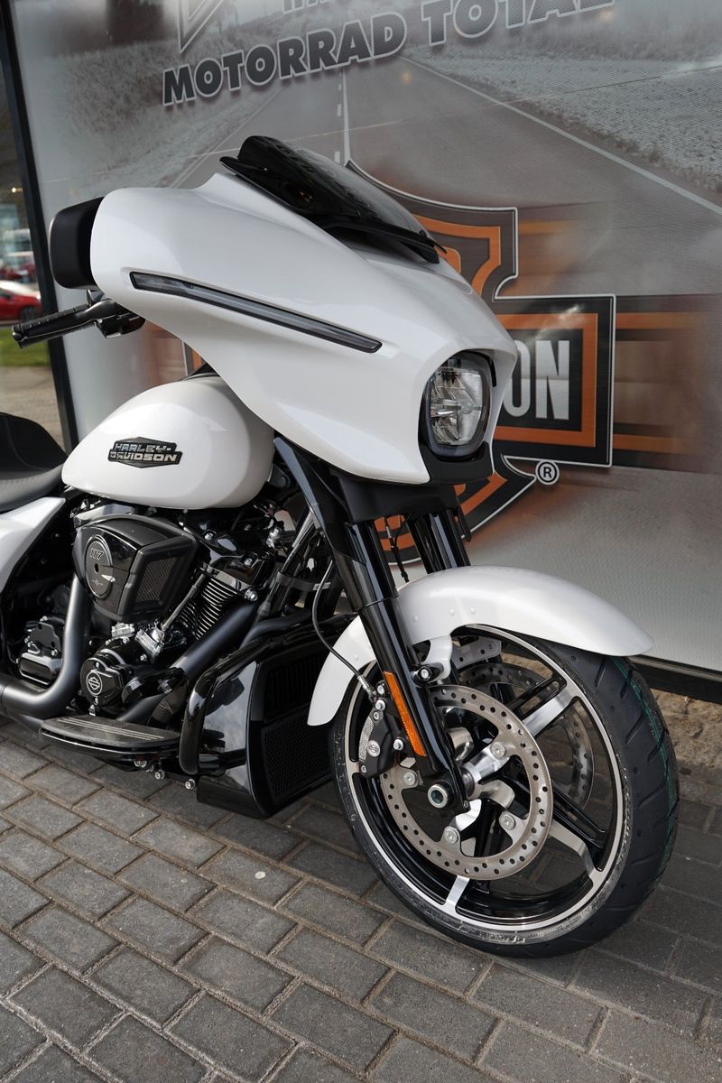 Fahrzeugabbildung Harley-Davidson Street Glide 117cui Mj 2024 Sofort Verfügbar