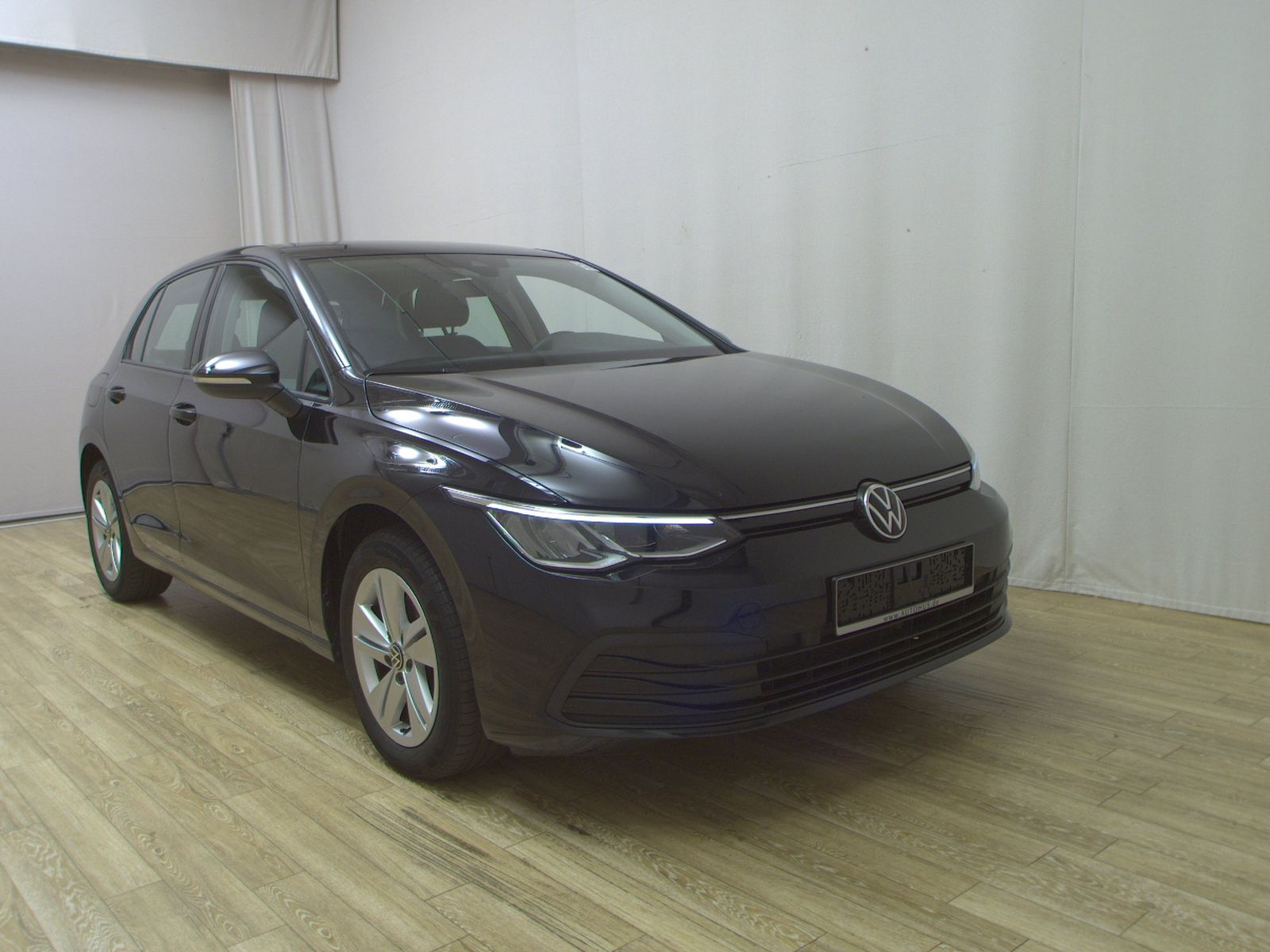 Volkswagen Golf-8 2.0 TDI Life Navi LED DC PDC imagem 3