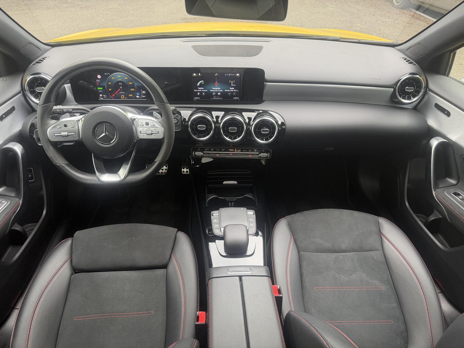 Mercedes-Benz A 250 e AMG LED MBUX Distronic Pano Kamera-360°