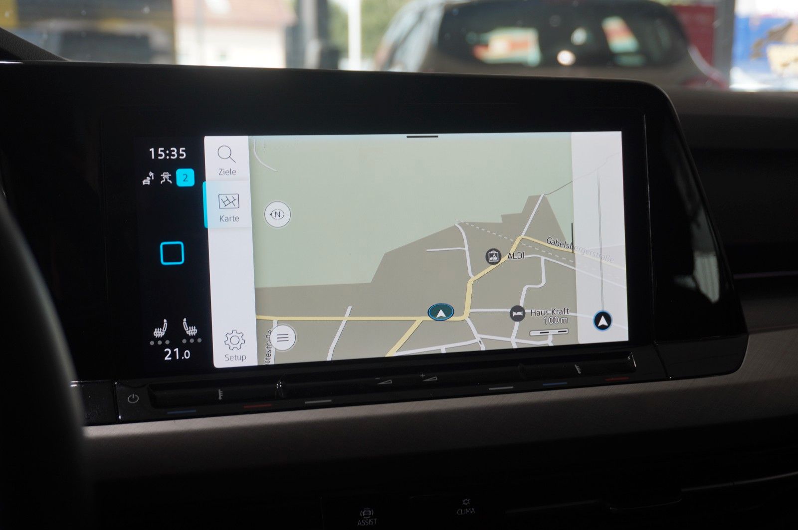 Fahrzeugabbildung Volkswagen Golf VIII Variant 2.0 TDI LIFE NAVI/LED/KAMERA