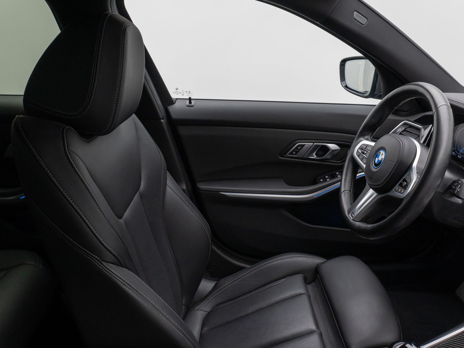 Fahrzeugabbildung BMW 320e M Sport HiFi DAB PDC Fernlichtassist 19Zoll