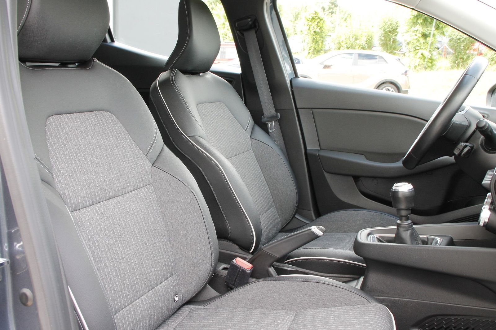 Fahrzeugabbildung Renault Clio INTENS TCe 100 LPG