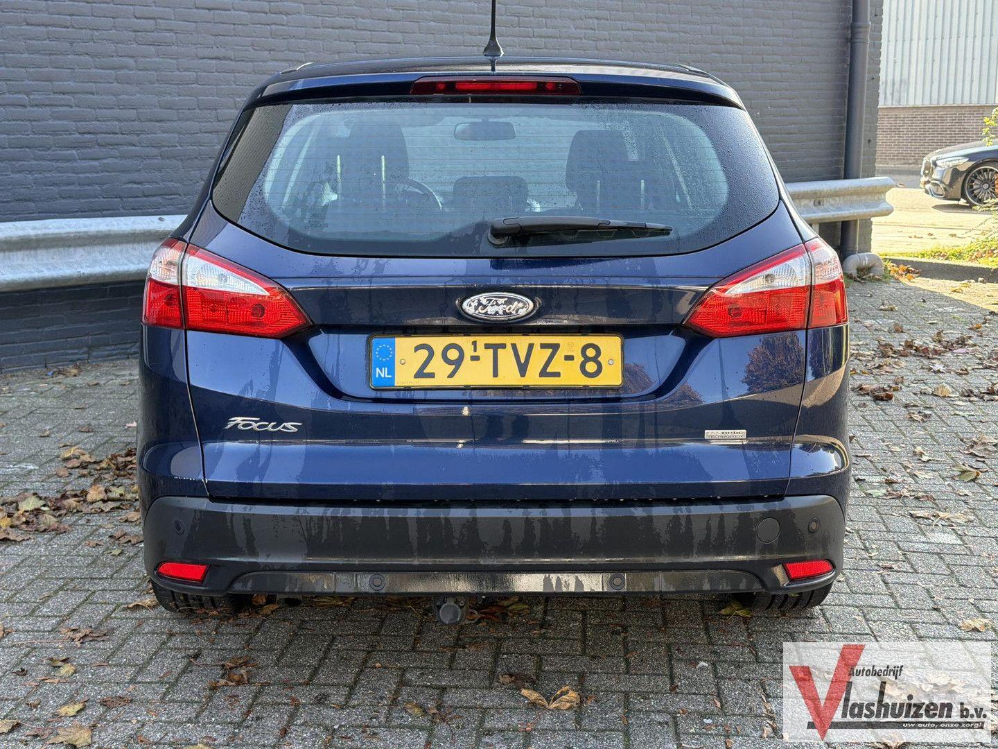 Ford Focus 2012 — photo 6