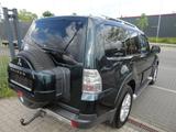 Mitsubishi Pajero 3.2 DI-D Instyle,Navi,Xenon,Kamera,AHK - Mitsubishi Pajero: Geländewagen