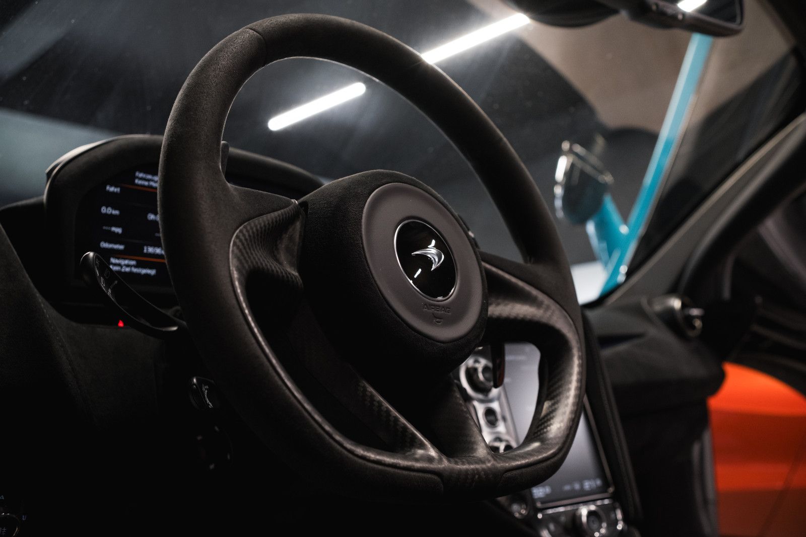 Fahrzeugabbildung McLaren 720S-B&W-McLaren Performance Plus Pack-Steuer!