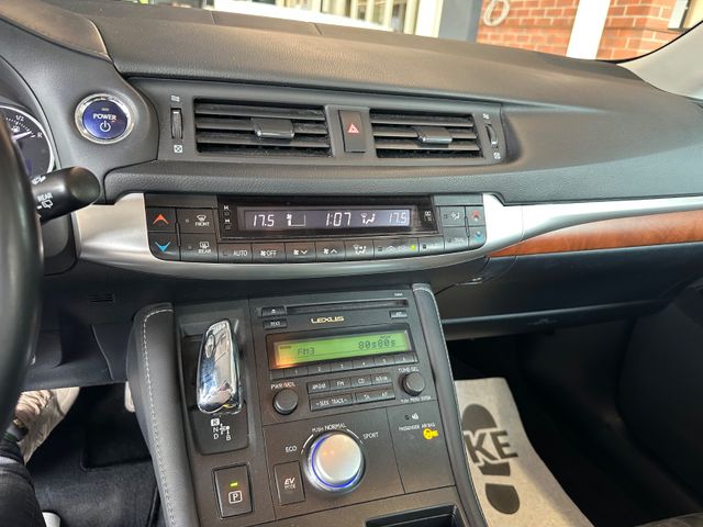 Lexus CT 200h  Dynamic – Hybrid