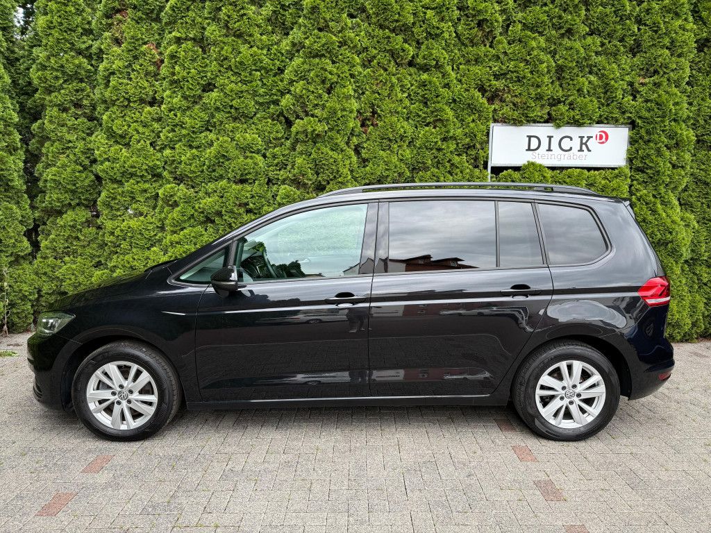 Fahrzeugabbildung Volkswagen Touran 2.0 TDI DSG Comfort LED+NAV+ACC+SHZ+CARPL
