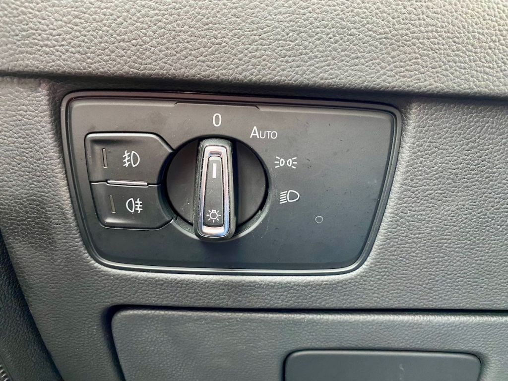 Fahrzeugabbildung Volkswagen Passat Variant 2.0 DSG Elegance AHK GZJR KAMERA