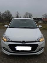 Hyundai i20 1.2  Klima / 8fach / 2. Hand / Scheckheft - Hyundai i20 von privat