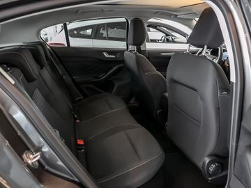 Ford Focus 1.0 Titanium X Intelligent Drive Assist