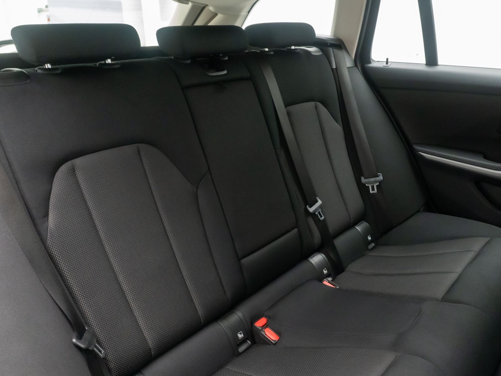 Fahrzeugabbildung BMW 320e  DAB CockPitPlus PDC WidscreenDisplay LED