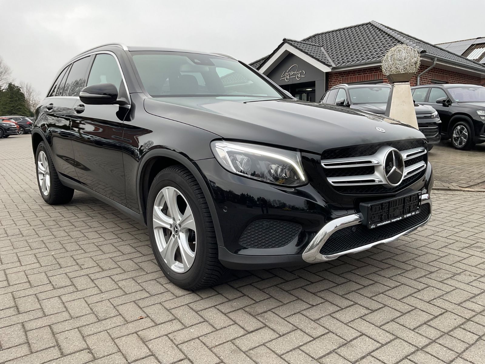 Fahrzeugabbildung Mercedes-Benz GLC 220 d 4MATIC Autom.AHK,Kamera,Distronic,LED