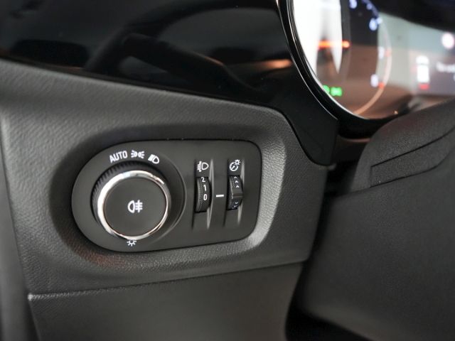 Corsa F FACELIFT EDITION+LED+SITZ-/LENKRADHEIZUN