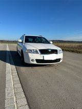 Skoda Octavia Combi RS RS - Skoda Octavia aus 2009: RS