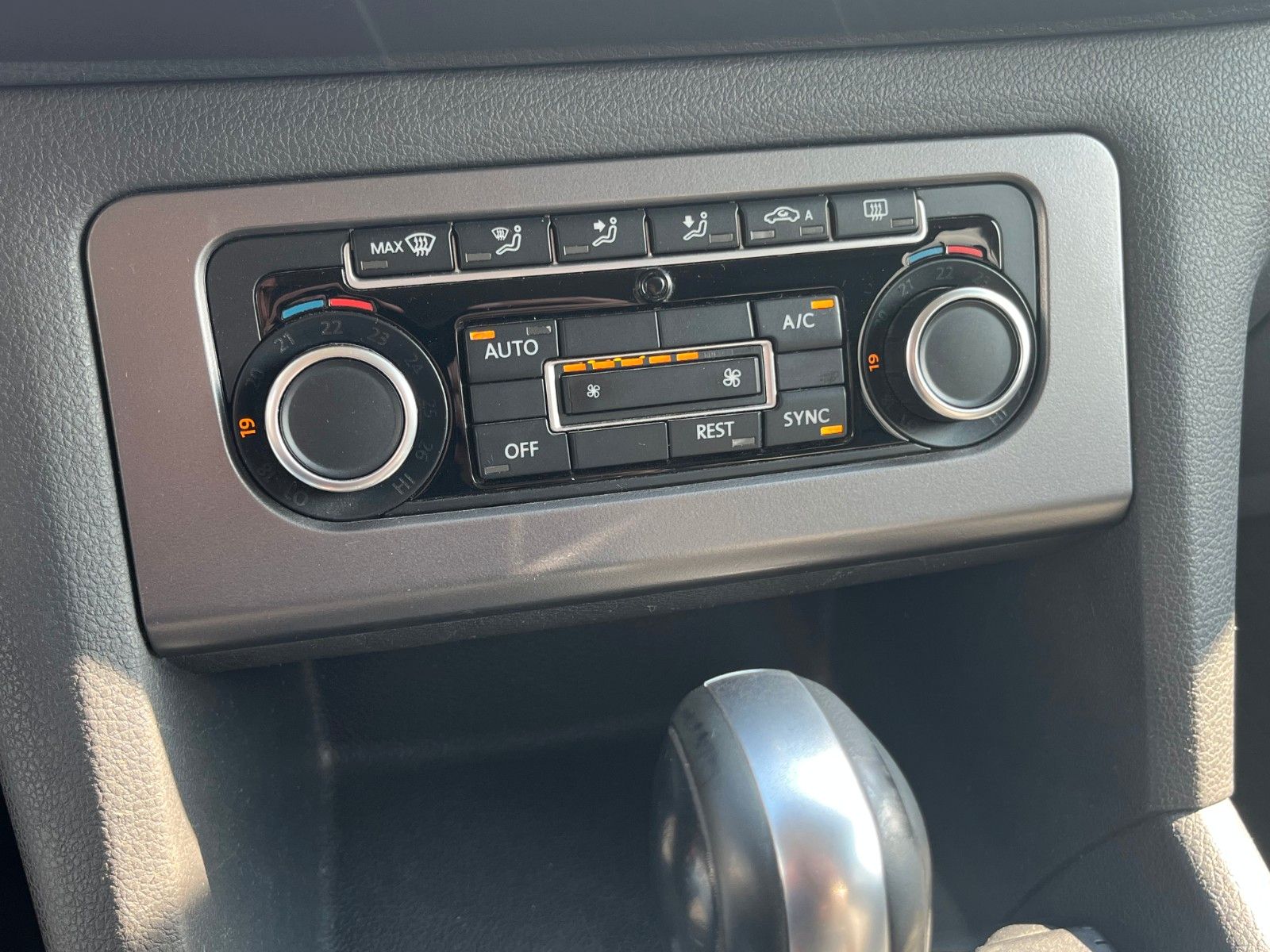 Fahrzeugabbildung Volkswagen Amarok 2.0 TDI Atacama DoubleCab 4Motion Hardtop
