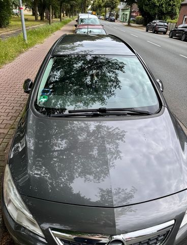 Opel Astra j Kombi 2011