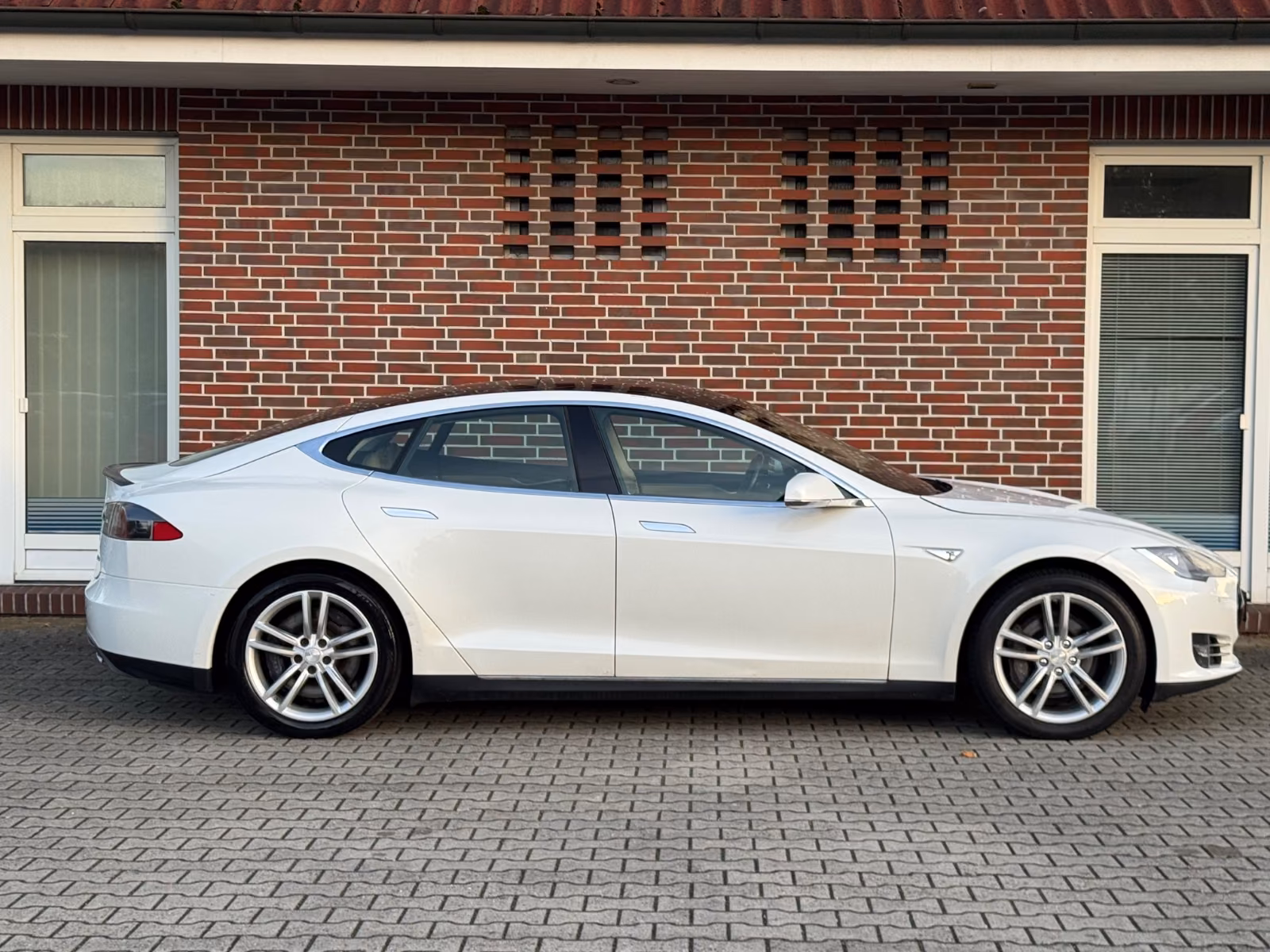 TESLA MODEL S P85 421CH - SUPERCHARGE GRATUITE - SOH 95.8%