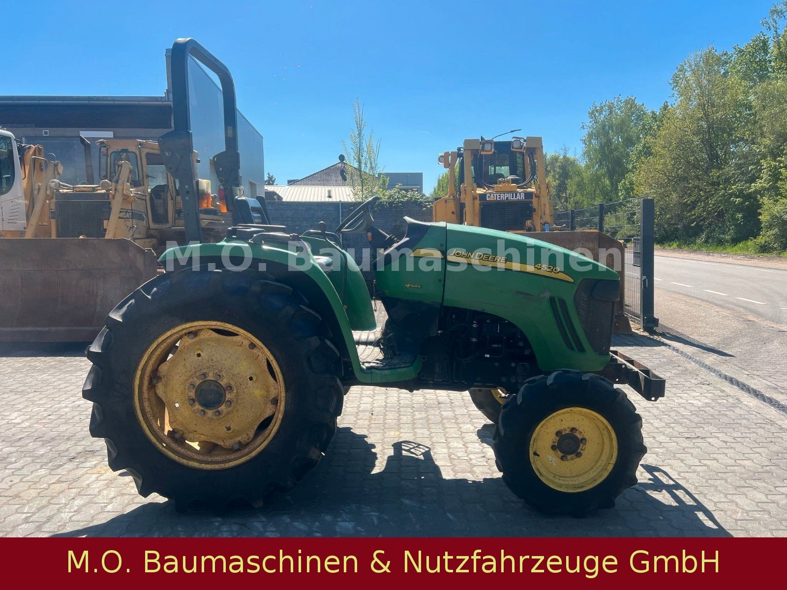 Fahrzeugabbildung John Deere 4520 / Schlepper /