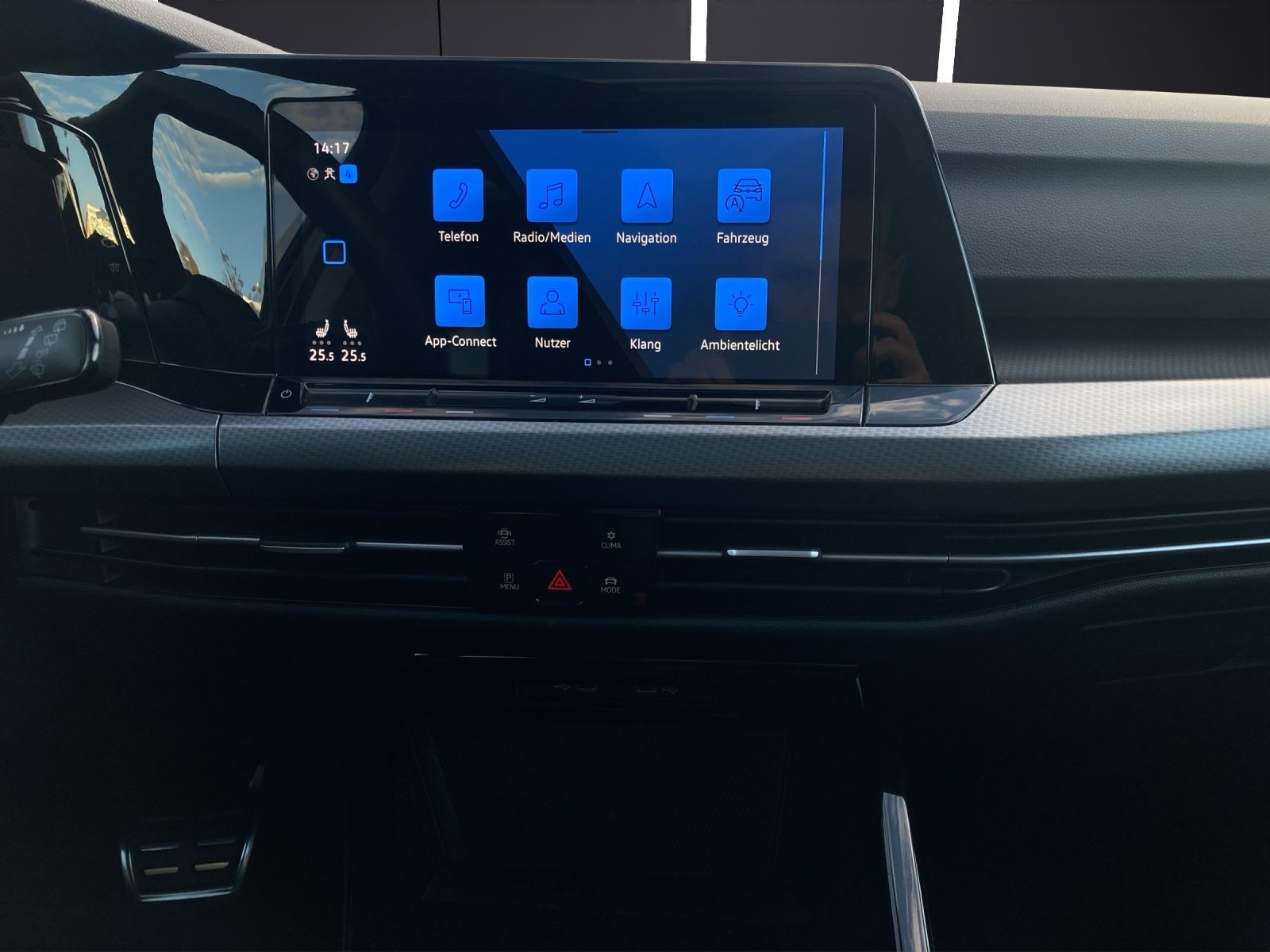 Fahrzeugabbildung Volkswagen Golf VIII Variant Alltrack TDI DSG 4M MATRIX NAV