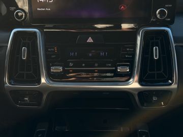 Kia Sorento 2.2D Platinum AWD DCT8 Glasdach 7 Sitzer