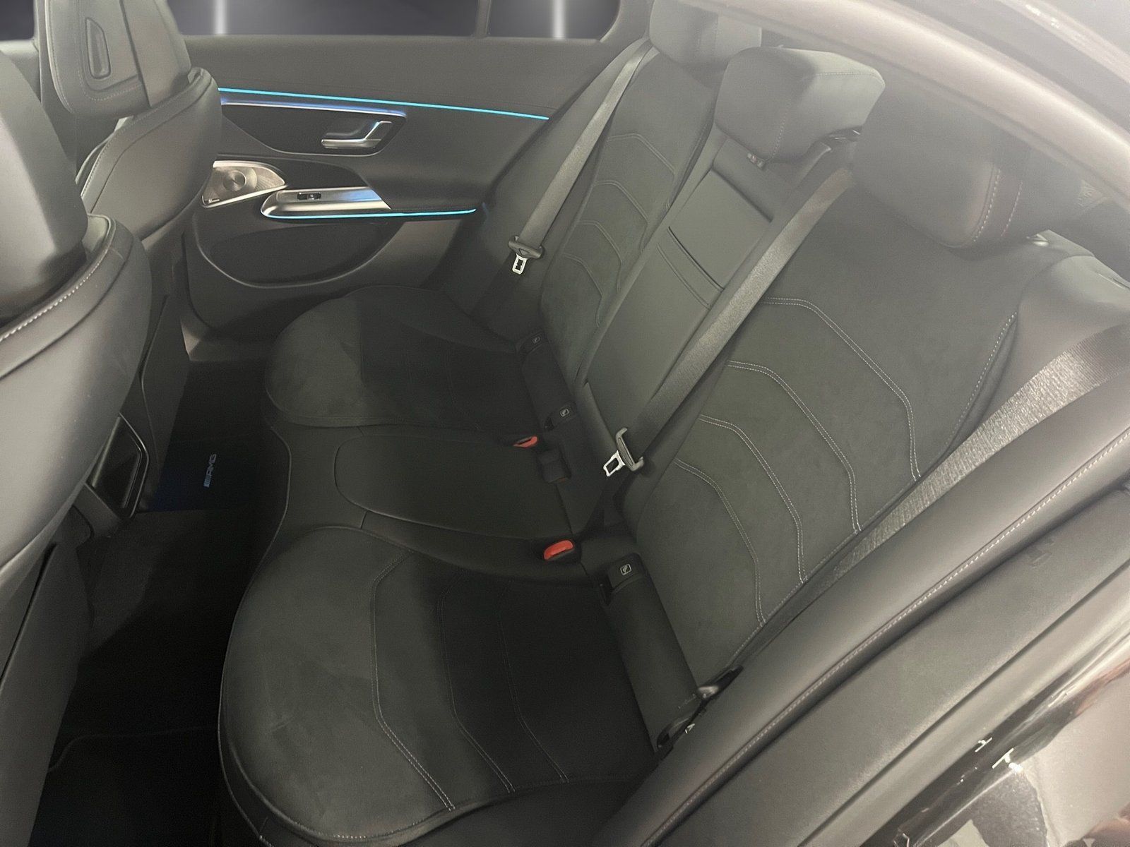 Fahrzeugabbildung Mercedes-Benz E 300 de AMG*Distronic*360*Pano*Burmester*Totwin