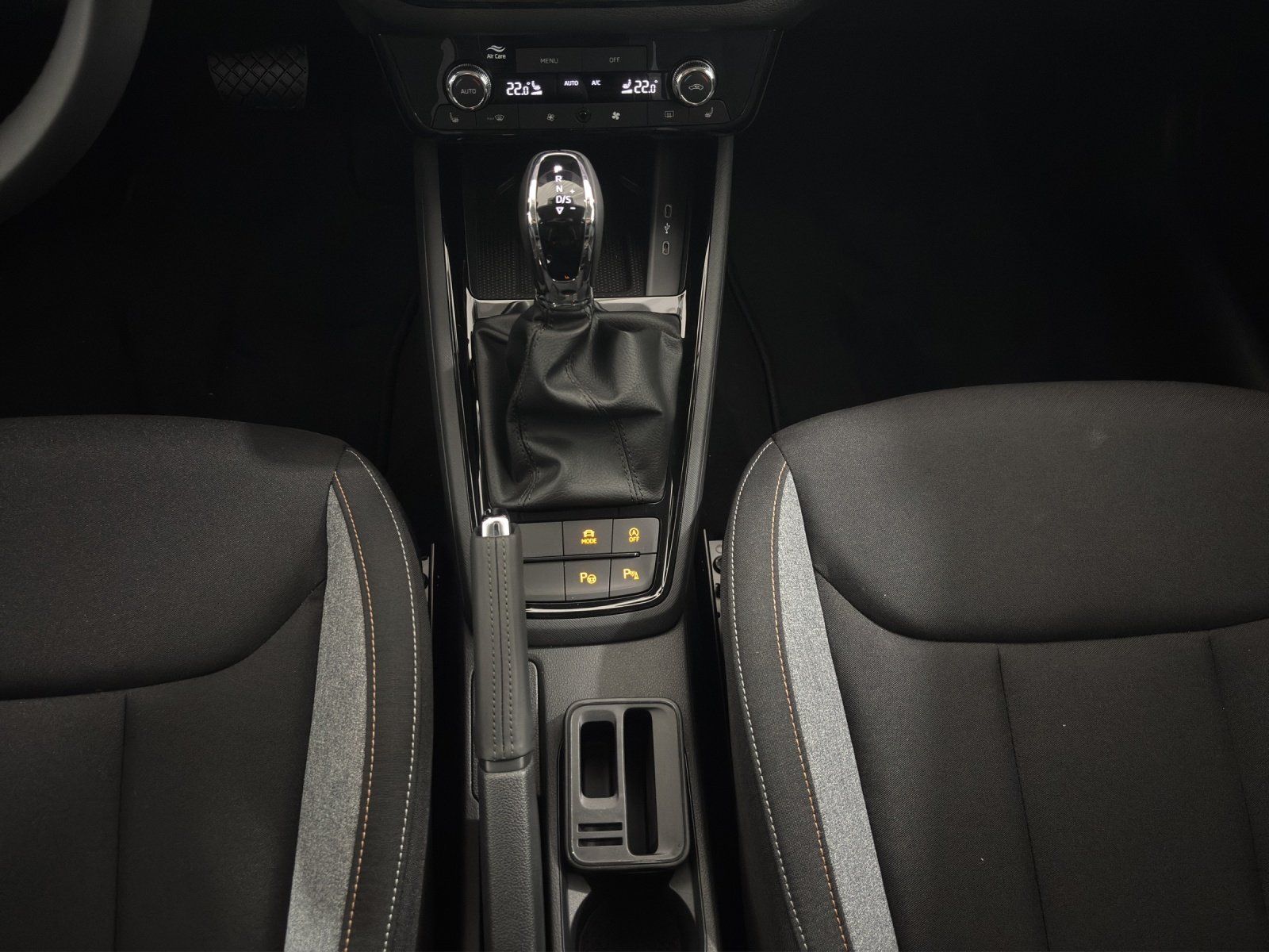 Fahrzeugabbildung SKODA Kamiq Tour 1,0 TSI 85 kW DSG RFK/LED/el. Heckkl.