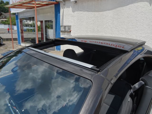 Fahrzeugabbildung Volkswagen Eos/Xenon/2.Hd/DSG/StH/84.000km/140PS/PDC/