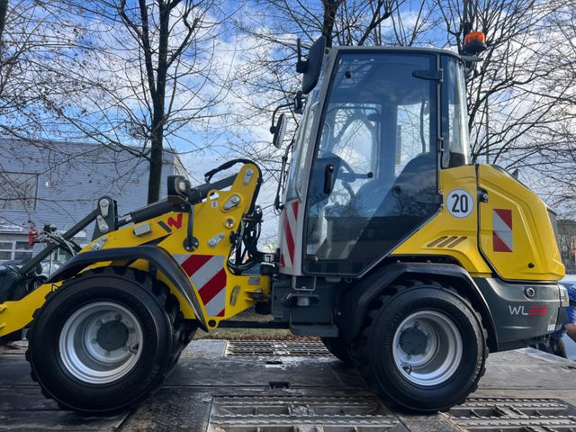 Wacker WL 28 Kabine , kurzes Hubgestell, Breitreifen